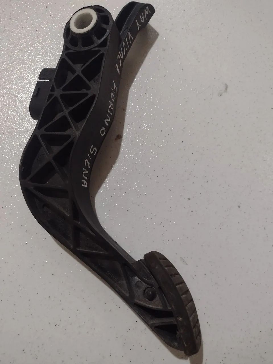 Pedal de freio Fiat uno Fiorino Siena - Foto 2