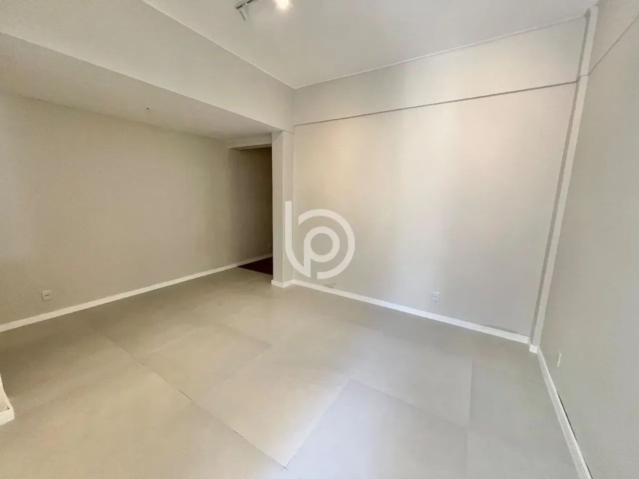 Flamengo - Zona Sul - Reformado - próximo ao metrô - Foto 4