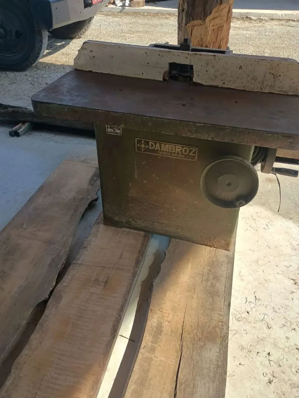 Máquina tupia dambroz 