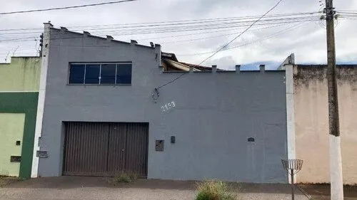 CASA RESIDENCIAL em ITUIUTABA - MG, UNIVERSITÁRIO