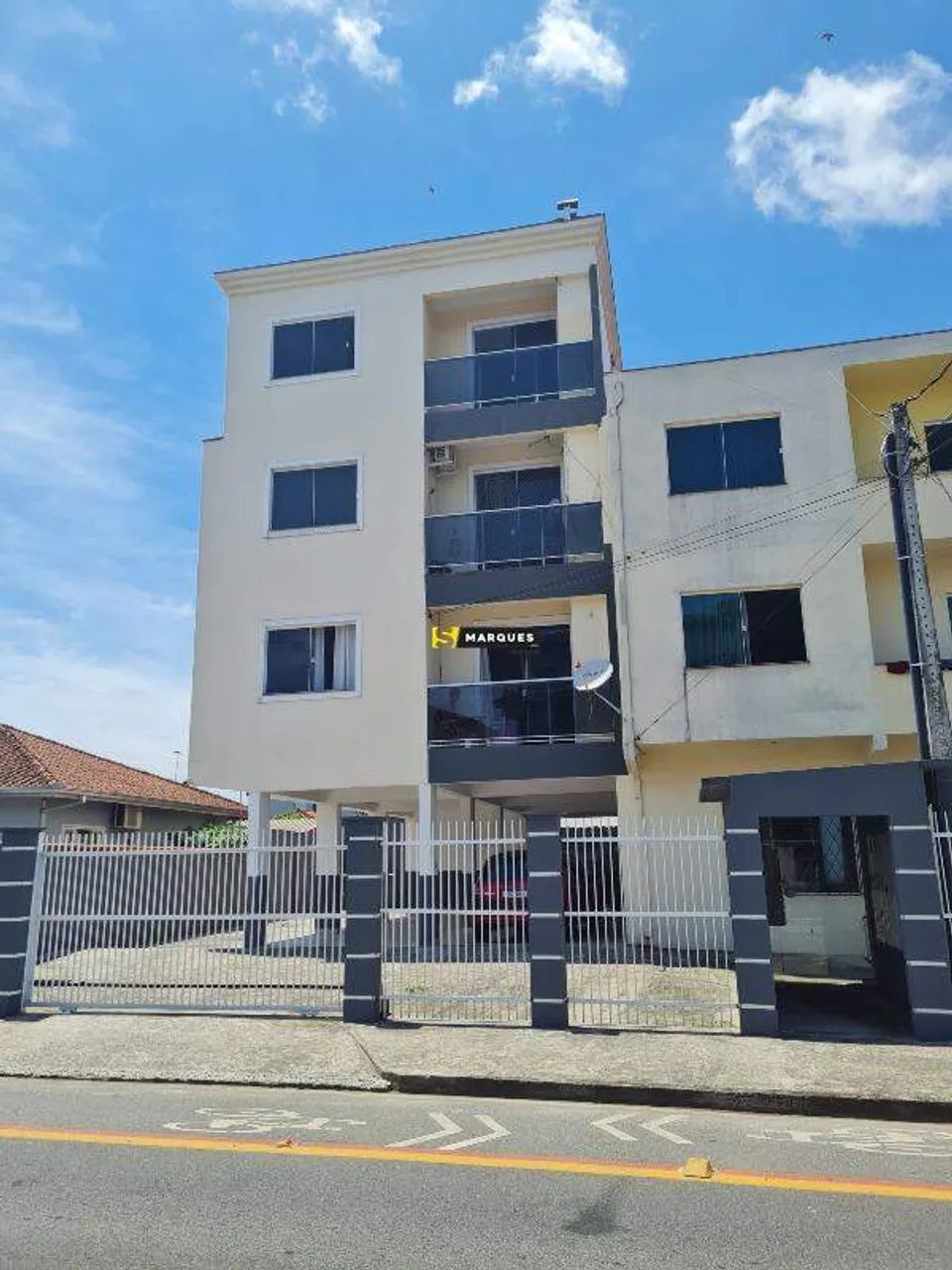 Apartamento cobertura, com 1 suíte + 1 dormitório no Aventureiro