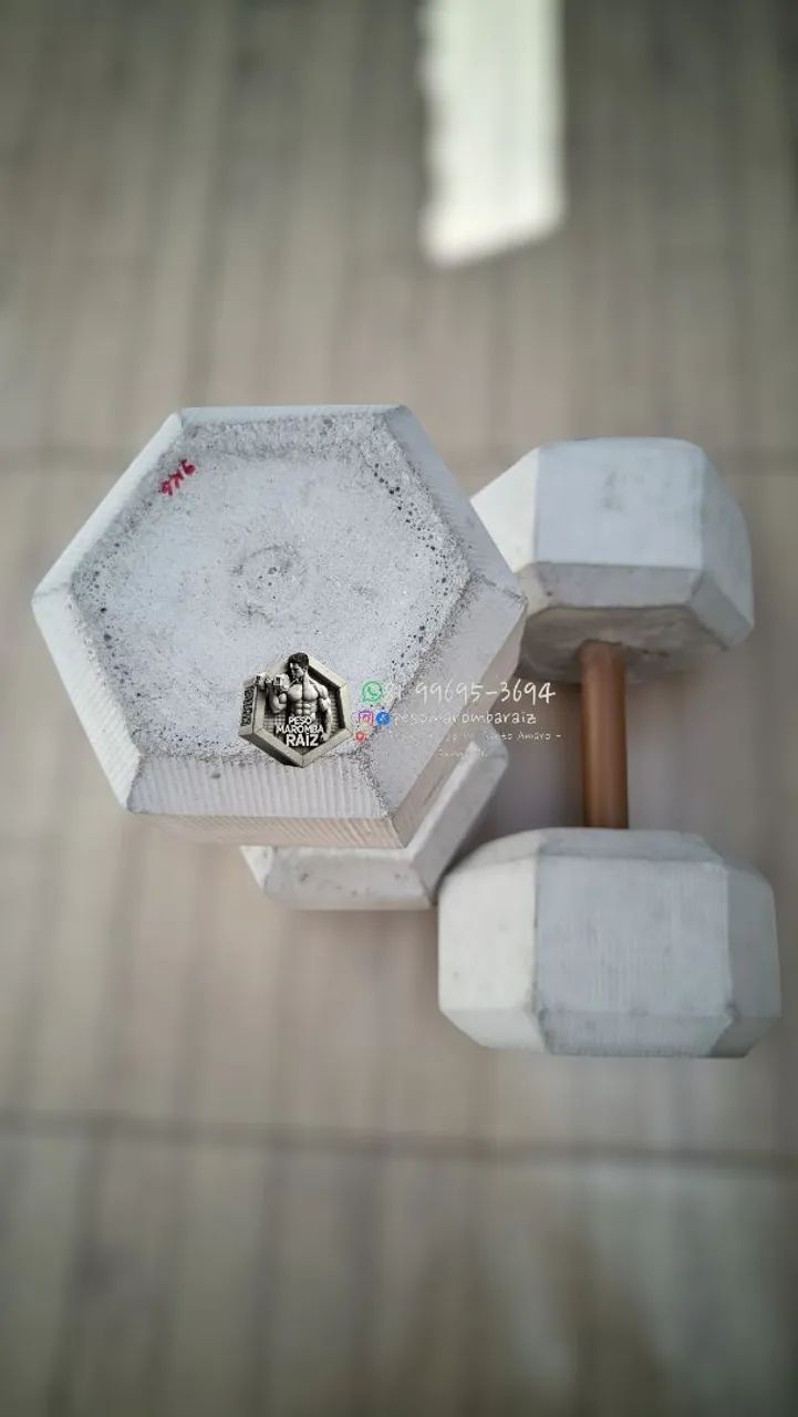 Halteres Par de 9kg - Concreto e PVC - Foto 5