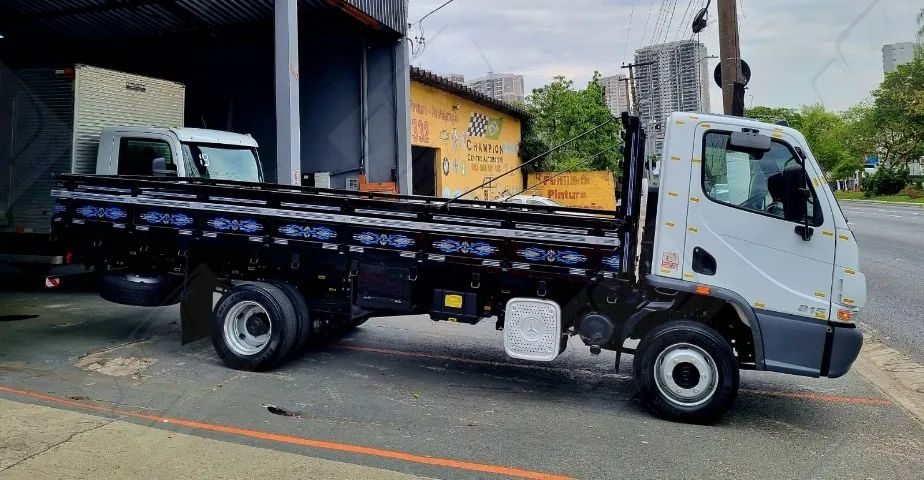 MB 815 Accelo 4x2 - 2023 (Completo) - Foto 4