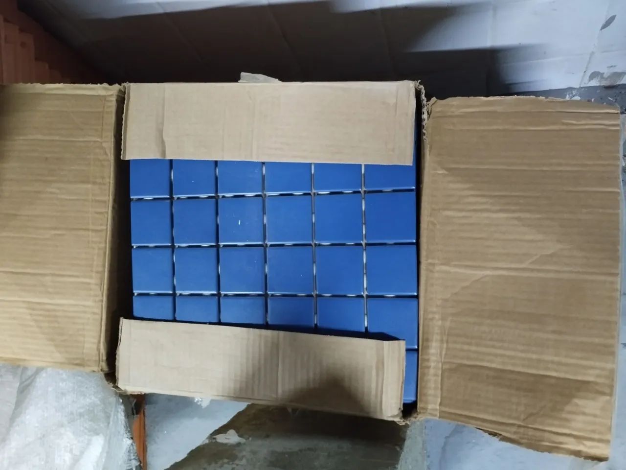 Pastilhas azul piscina Atlas. Caixa nova. - Foto 5