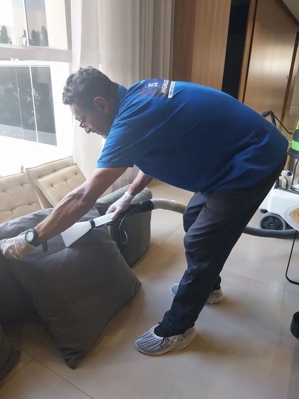 Serviço profissional de Higiene e Limpeza de estofados e similares. 