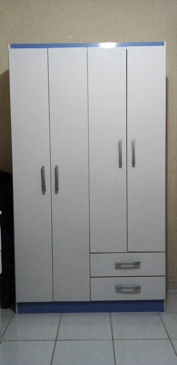 Cama / Guarda roupa ( R$ 200 cada um )