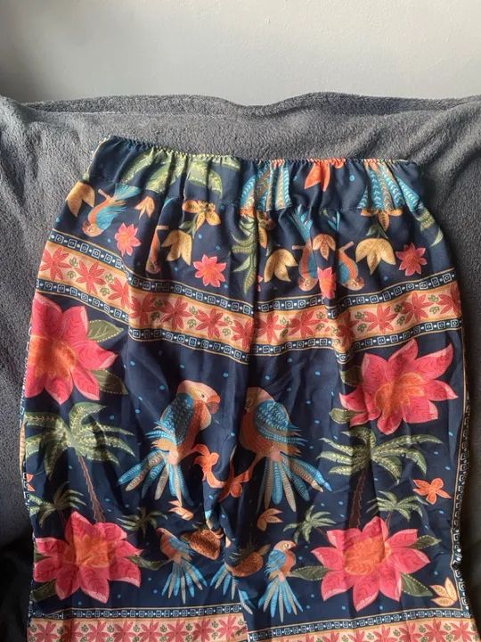 Calça de Seda Floral com Pássaros - Foto 3