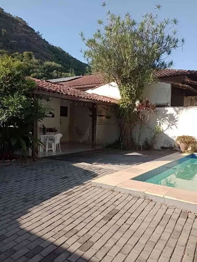 Excelente casa linear