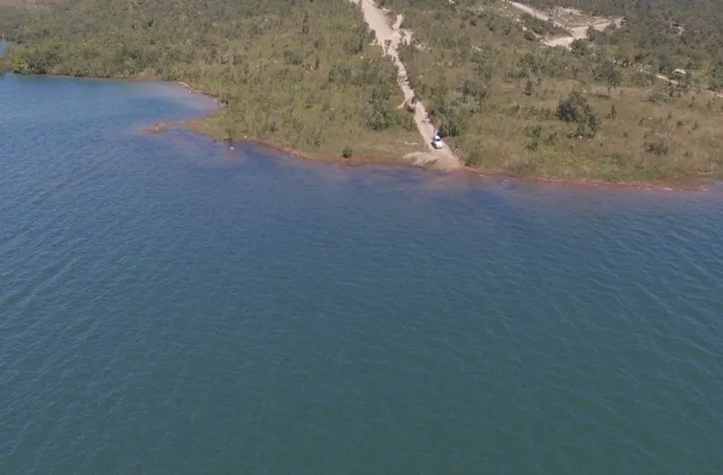Lote, 1000m2  ás margens do Lago.