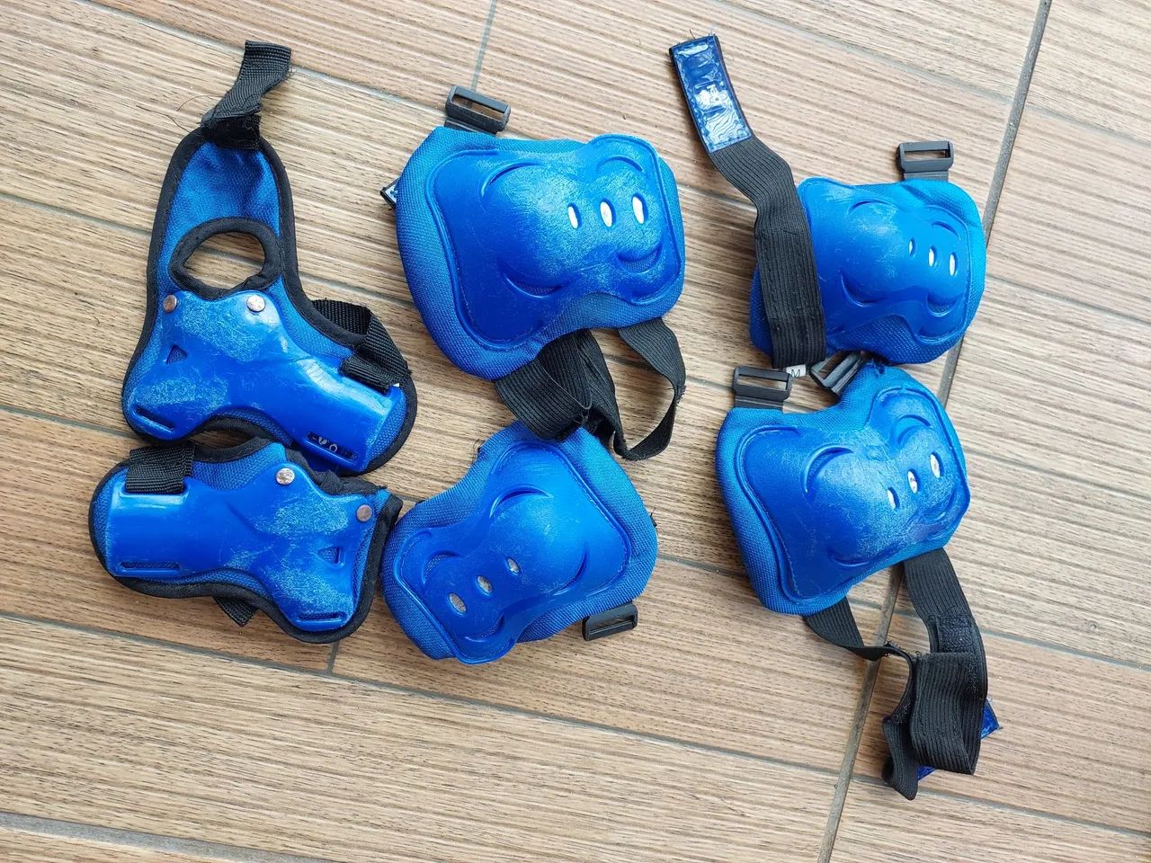 Patins Inline Infantil + Proteções pouco usado - Foto 3