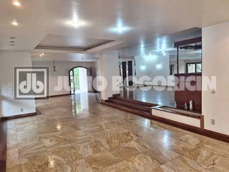 Casa em Condomínio - / Residencial / Barra da Tijuca
