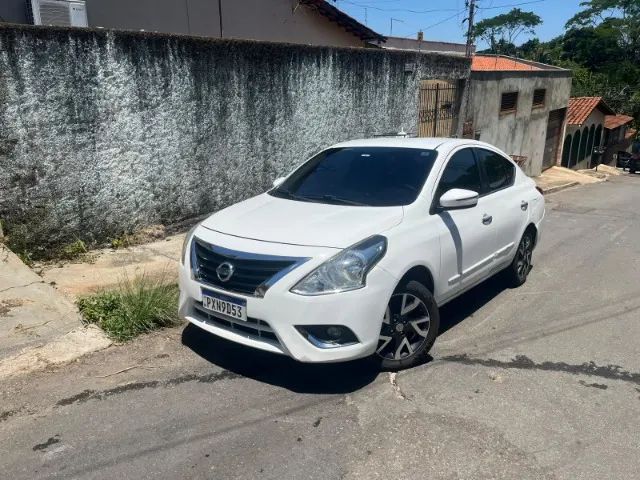 Nissan Versa UNIQUE 1.6 16V 2016