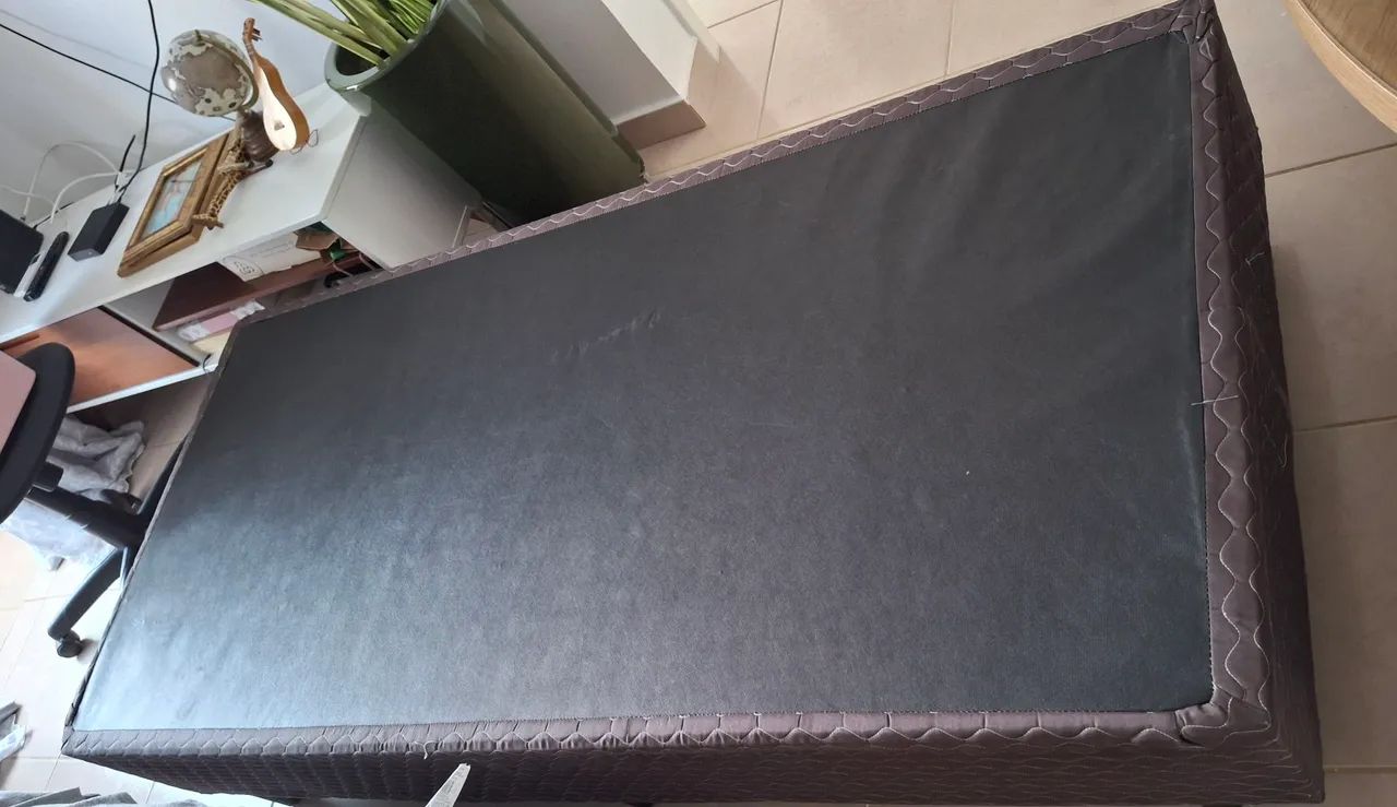 Base de cama solteiro, quase nova. Usada pouquíssimo. - Foto 3