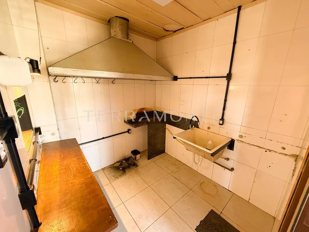 Ponto comercial de 75 m² na Rua Raulino Horn no Centro Histórico de Laguna/SC - Foto 5