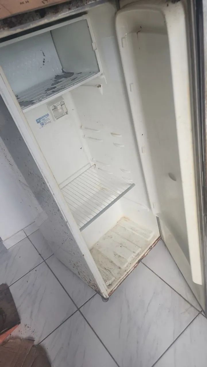 Geladeira usado pra vender e trocar - Foto 2