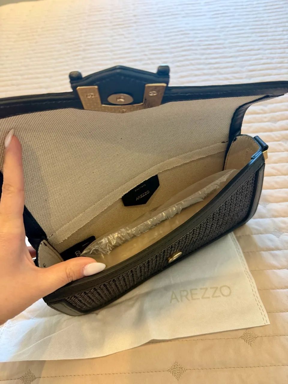 Bolsa Arezzo em couro  - Foto 4