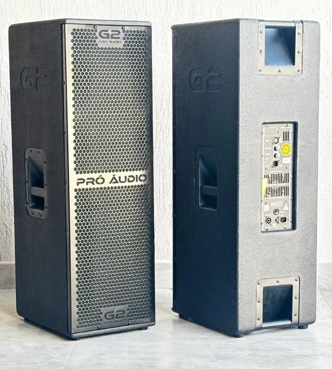 PAR DE LINE VERTICAL 210 + 2 T.I  1200 RMS<br> G² PRÓ ÁUDIO