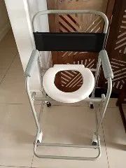 Cadeira de banho higiênica 