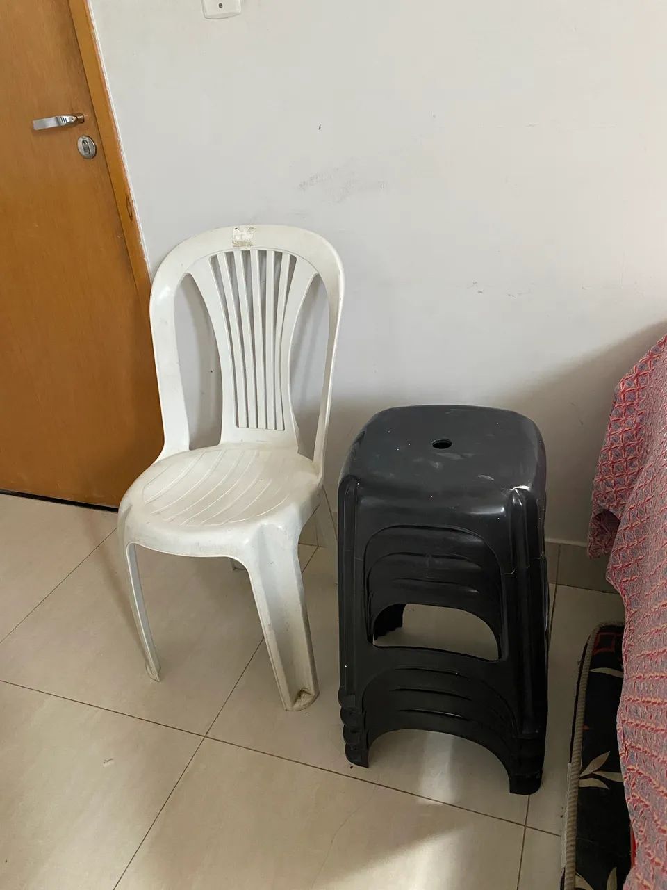 TUDO POR 80,00 (CADEIRAS)