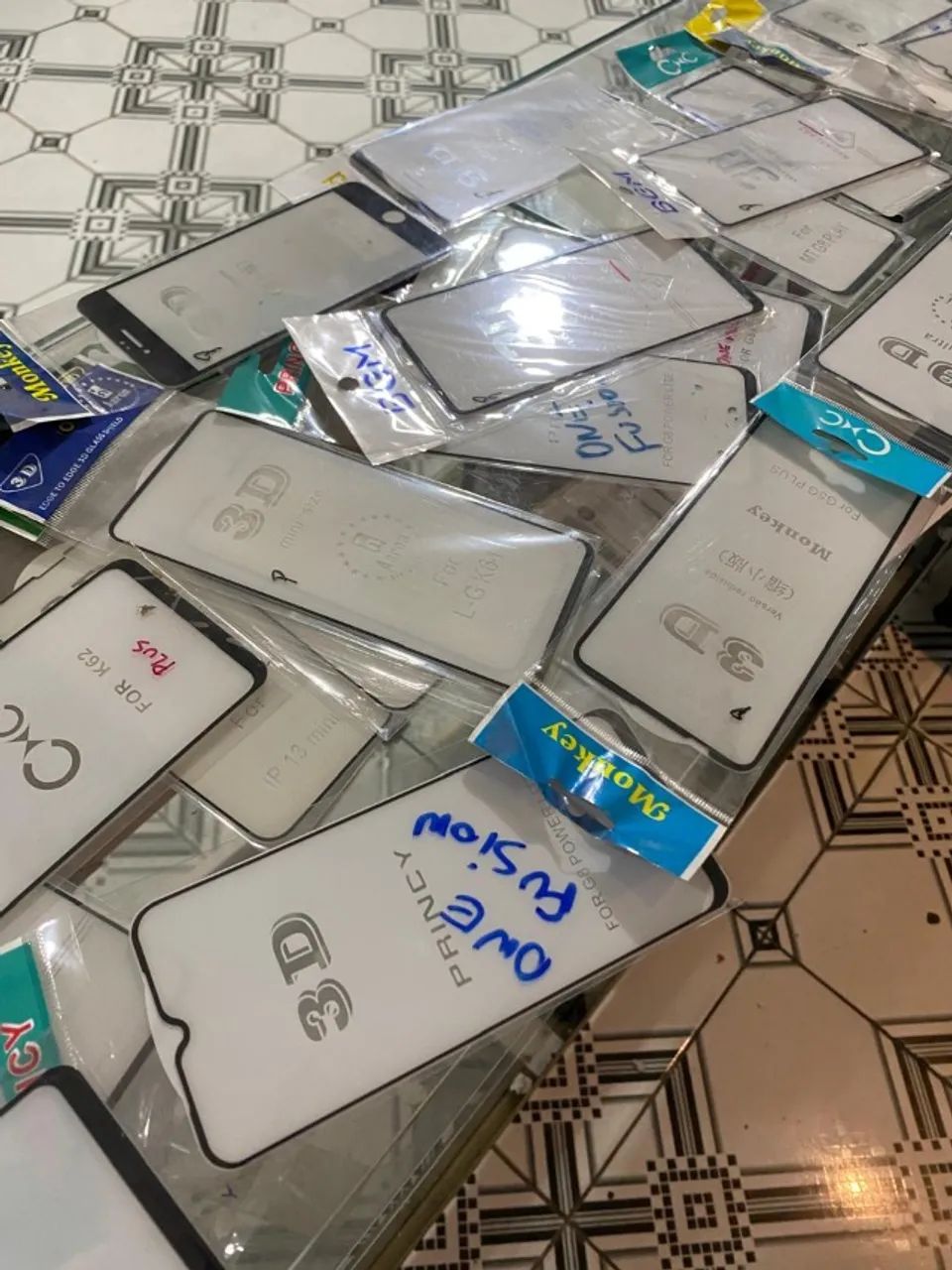 LOTE COM 30 PELÍCULAS DE VIDRO VARIADAS ? - Foto 4