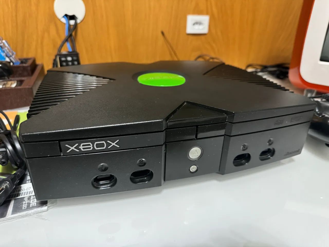 Xbox Clássico na caixa com HD 2 TB e dois controles - Foto 3