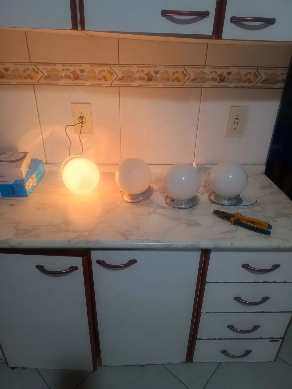 Vendo quatro Globo antiguidade