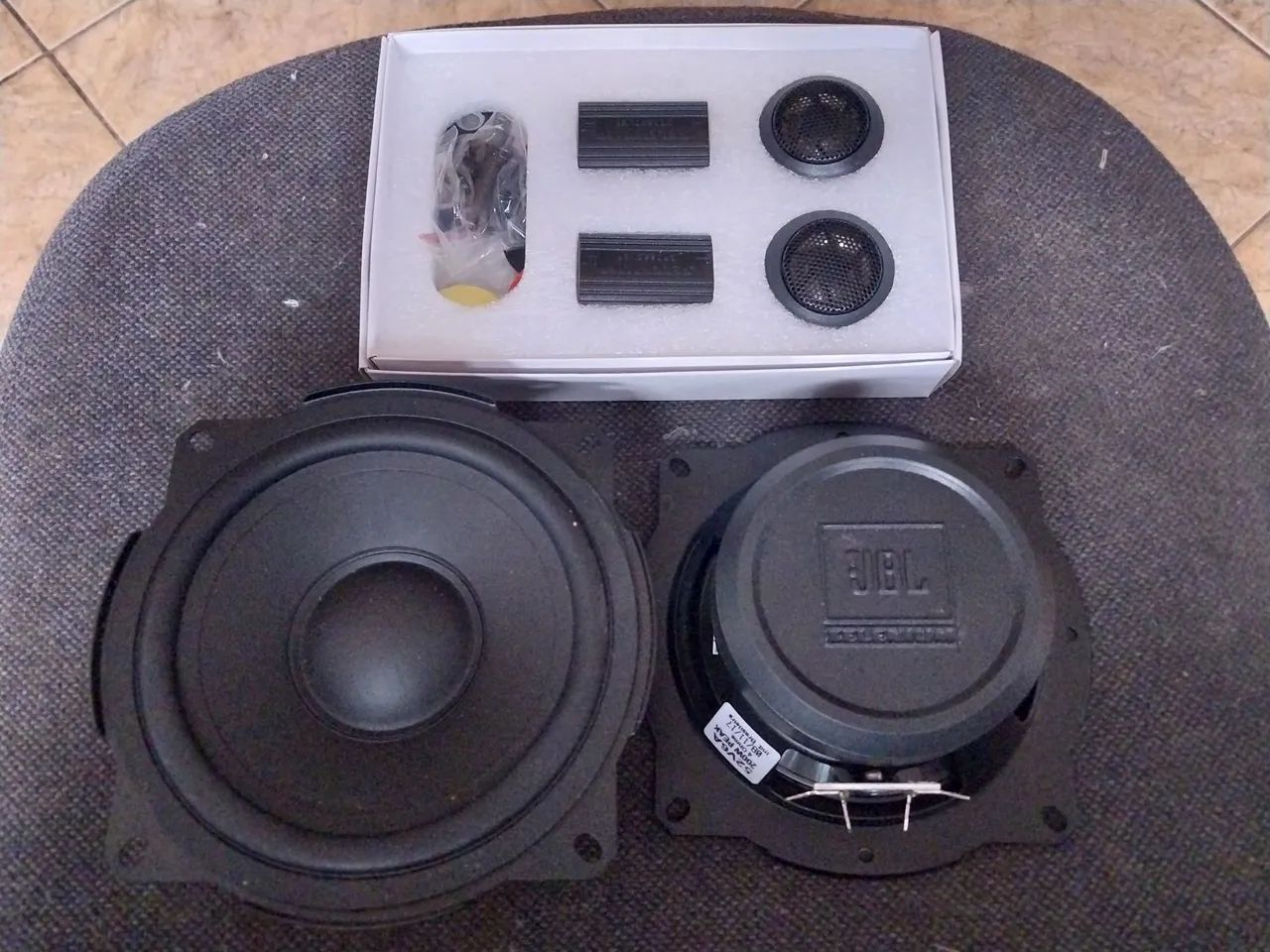 Kit duas Vias JBL 5 polegadas Novo. - Foto 2