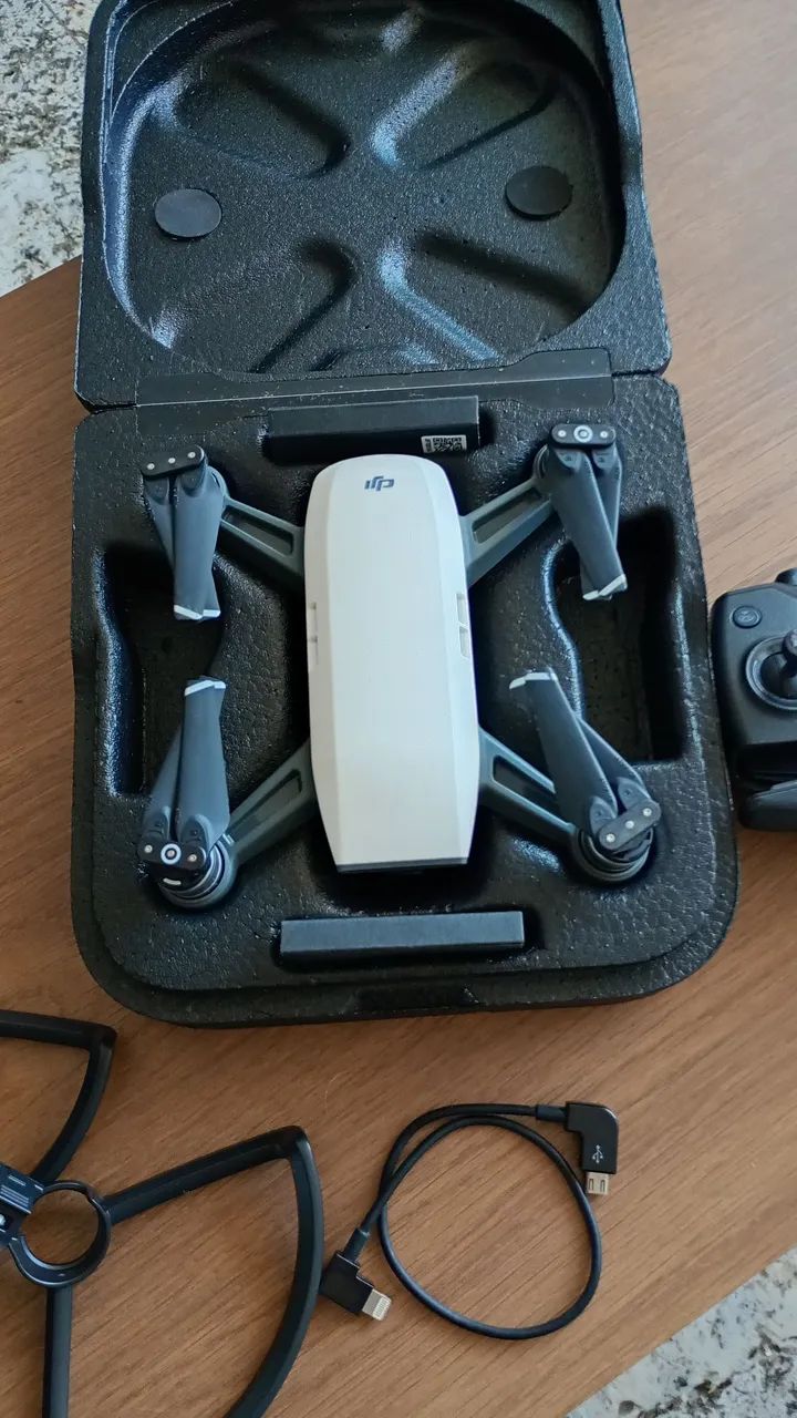 DJI Spark Fly More Combo Branco - Impecável, Pouquíssimo Uso + Controle e Acessórios - Foto 2