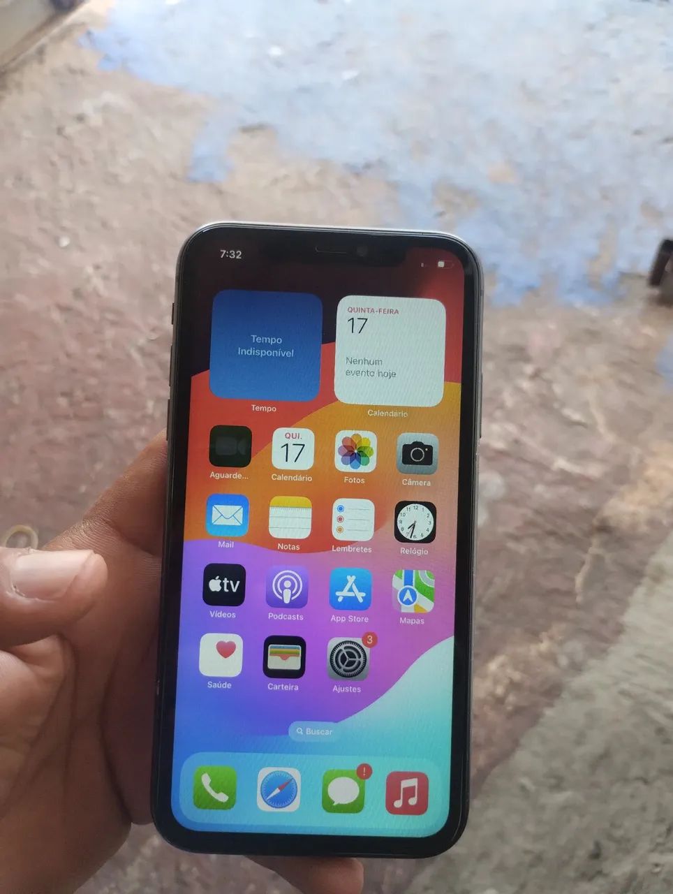 Vendo iPhone 11. Com 128GB. Chip offf - Foto 3
