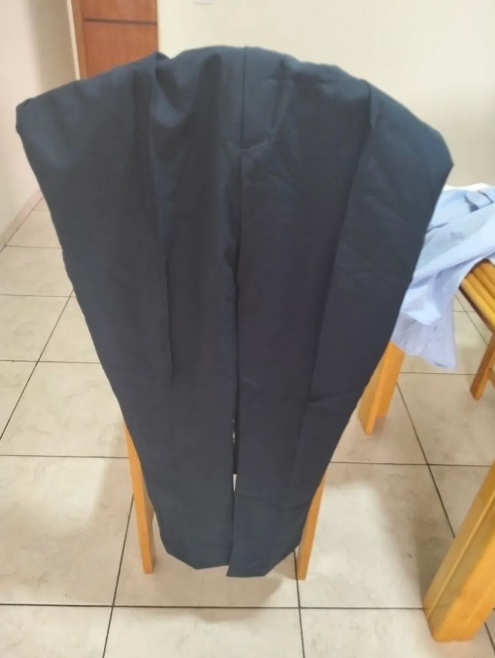 Lote de calças e camisas  - Foto 3
