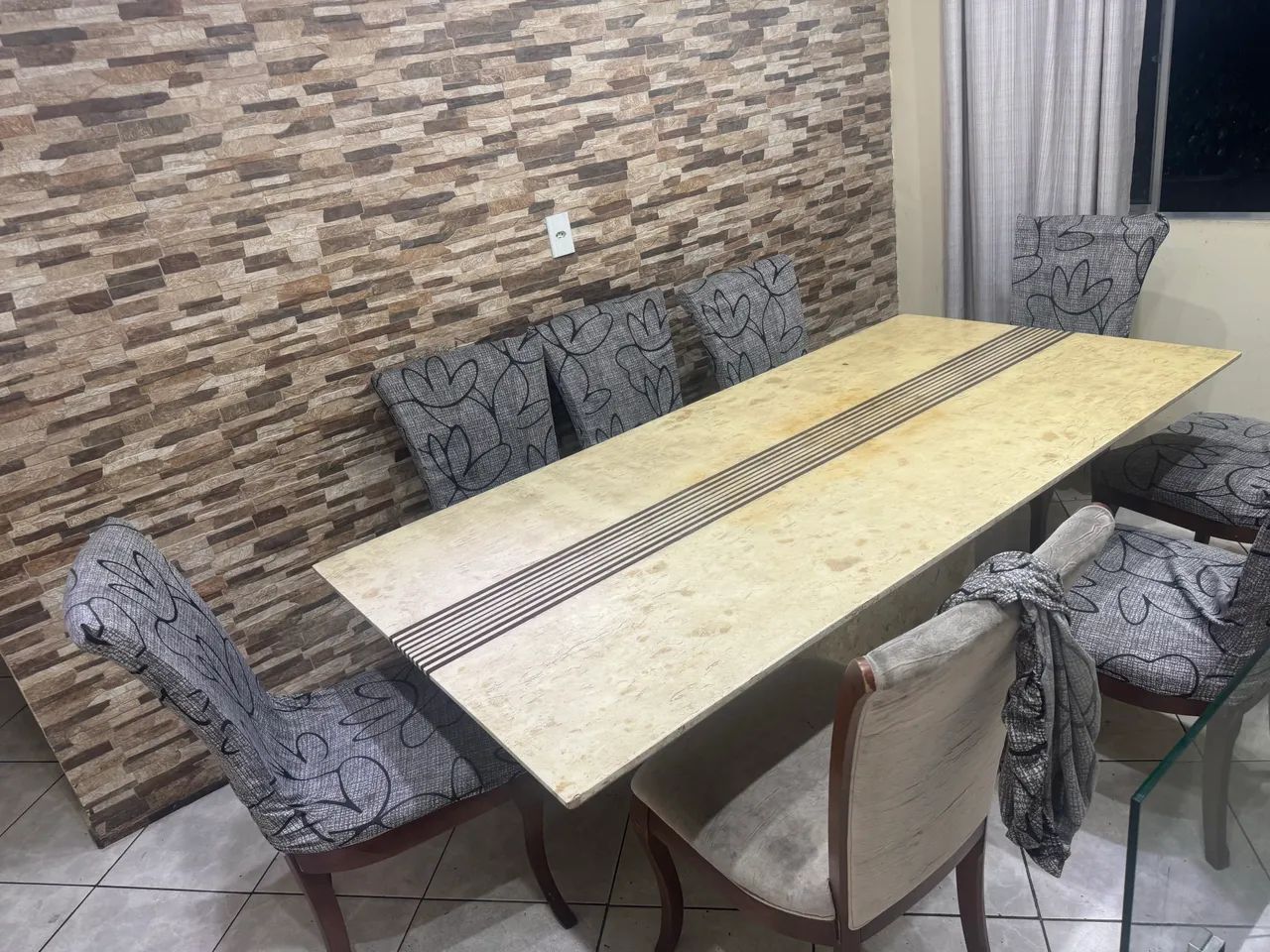 Mesa de janta, com 8 lugares - 8 cadeiras - Foto 2