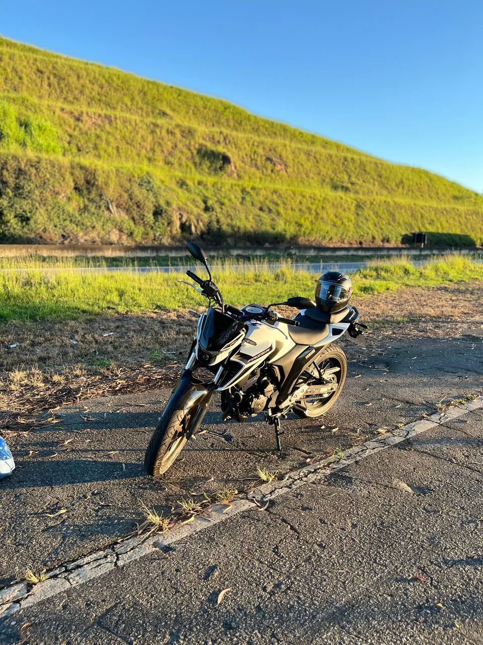 Fazer250 branca e preta  - Foto 2