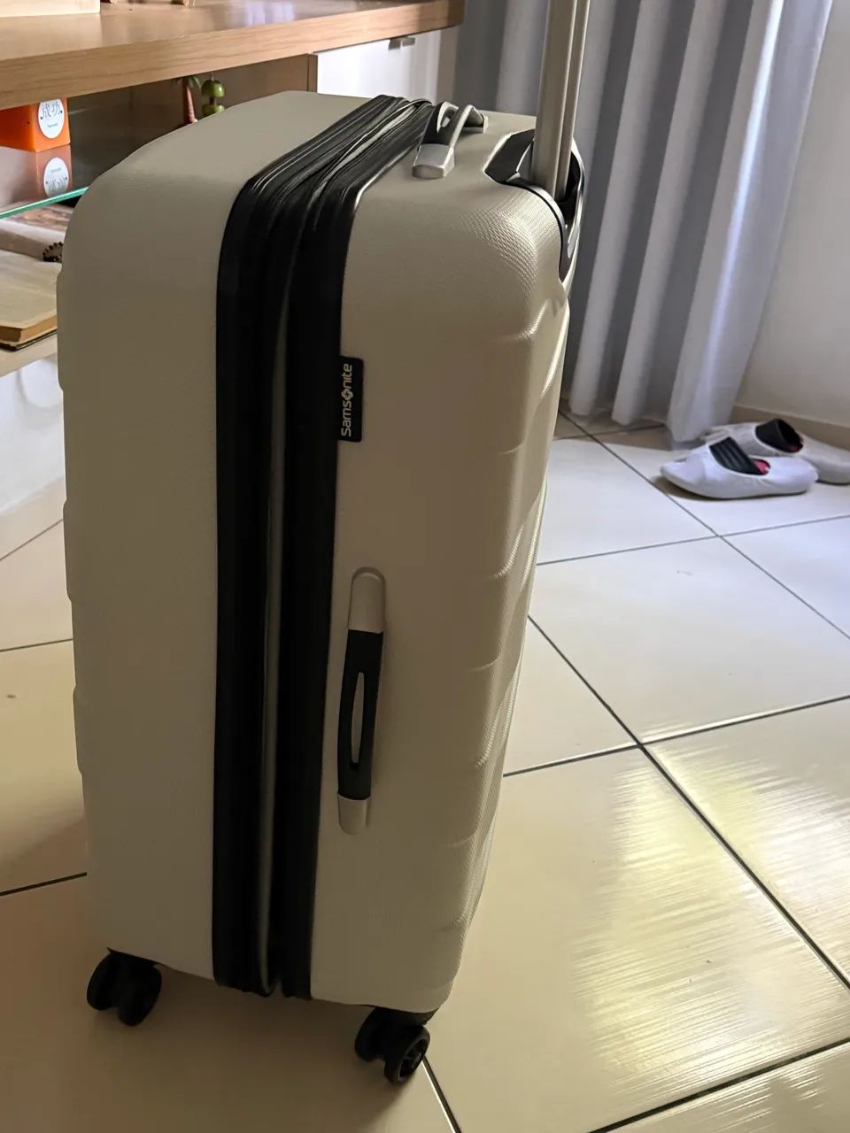 Vendo mala Sansonite branca Estado de nova 23k  - Foto 4
