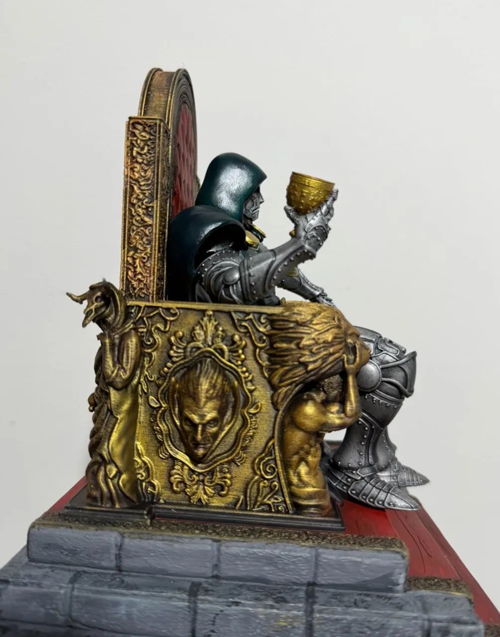 Dr. Doom 1/6 em resina  - Foto 2