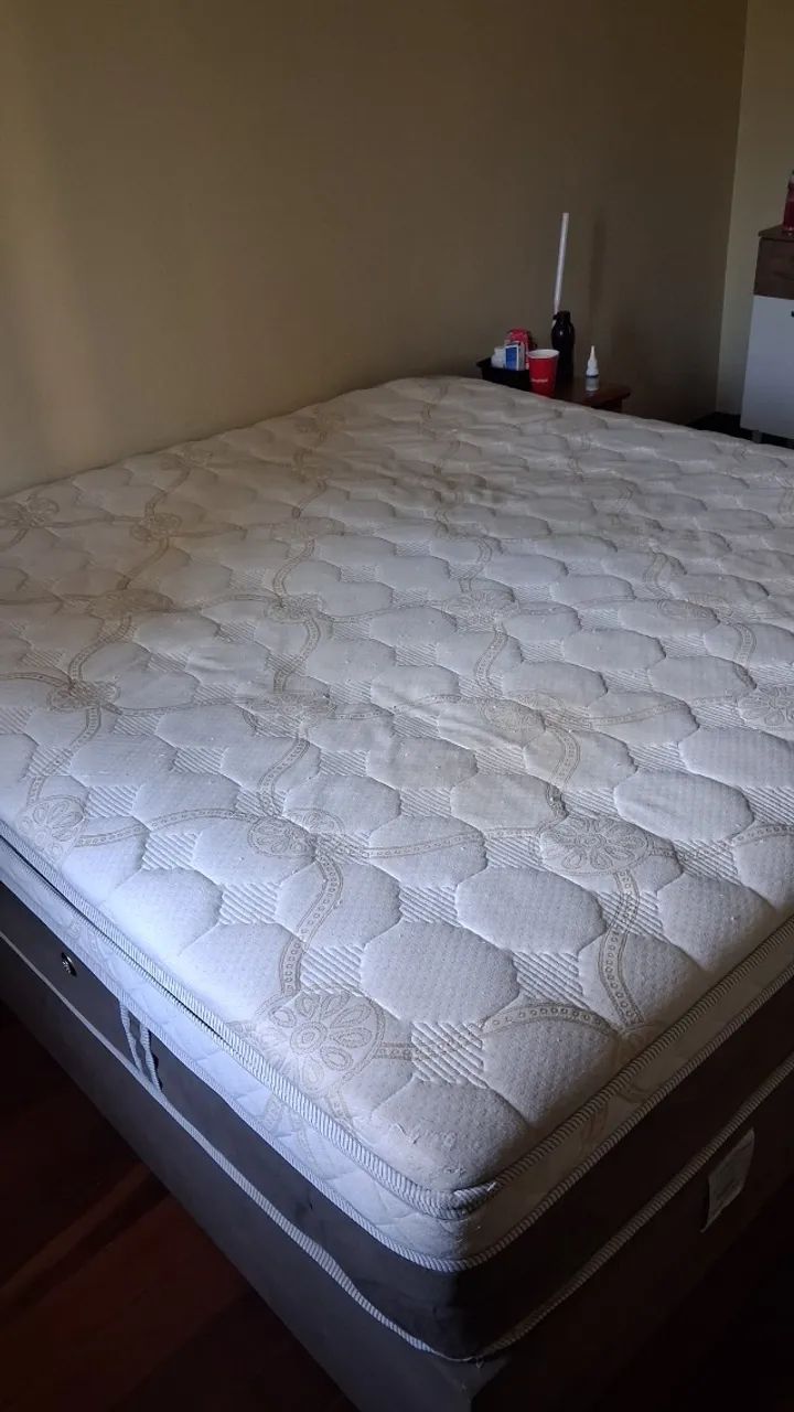Cama King com colchão e boxes - Foto 2