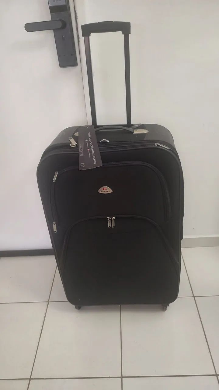Mala grande de viagem, nova nunca usada ainda com etiqueta.