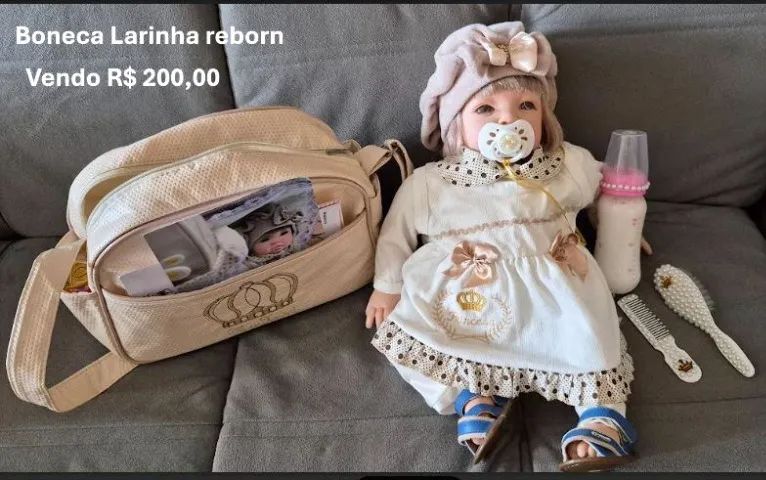 Bonecas e brinquedos
