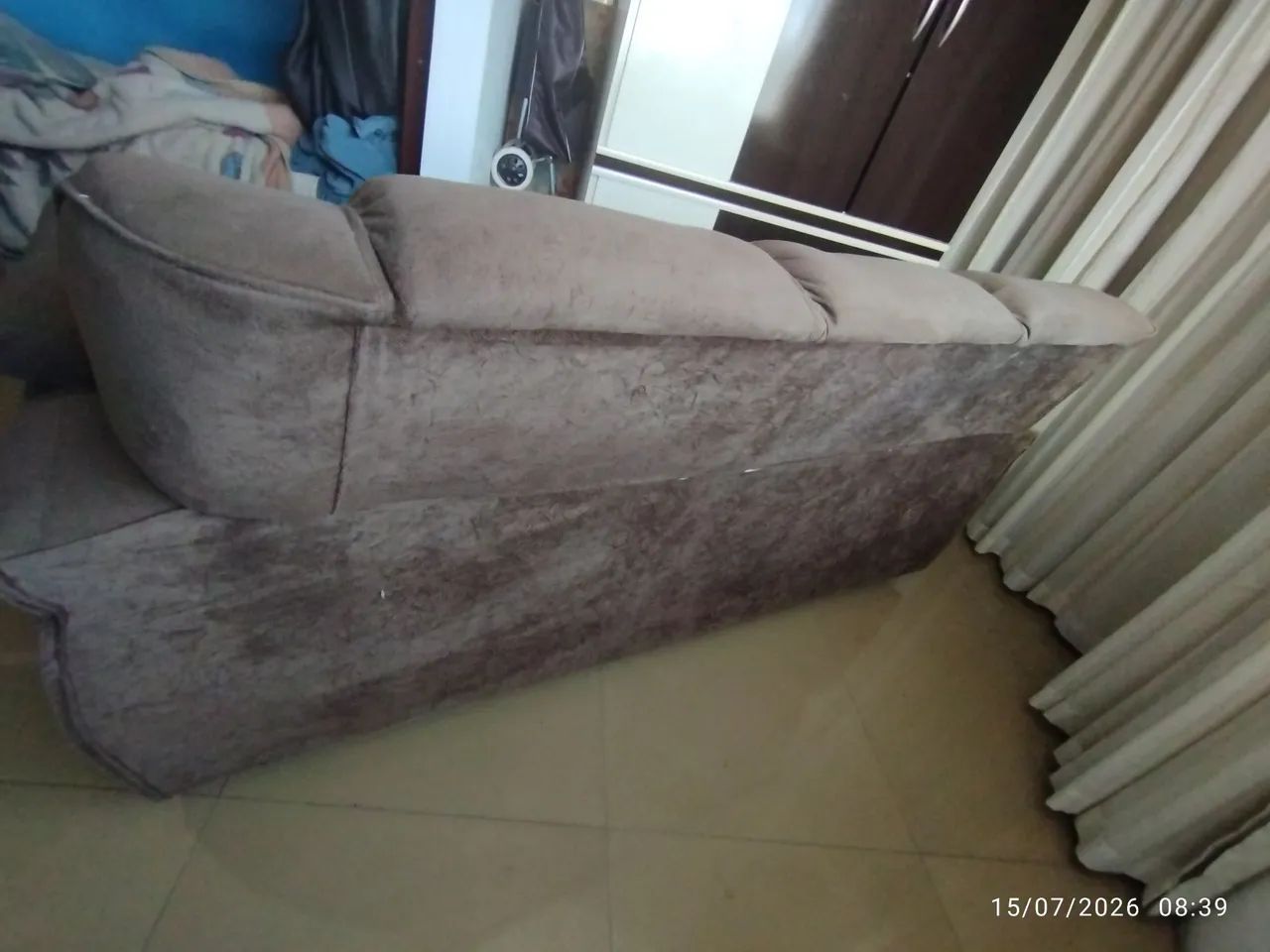 Vendo sofá três lugares no Suede - Foto 3