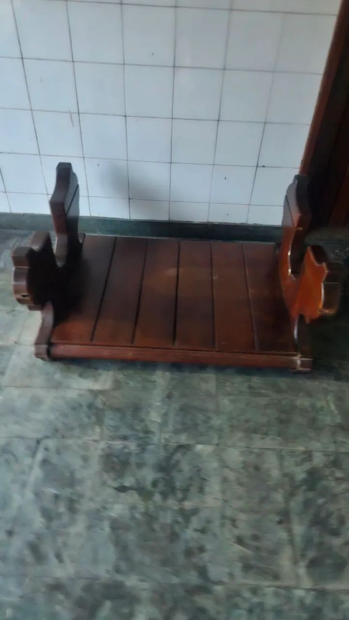 Mesa de Centro de Madeira Maciça  - Foto 5