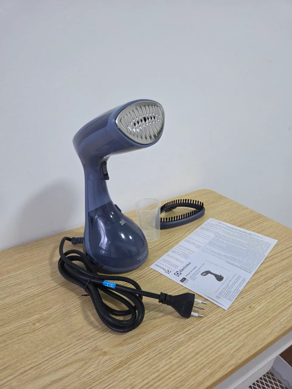 Vaporizador portátil de roupas novo da Electrolux vapor contínuo vertical 127v 1200w