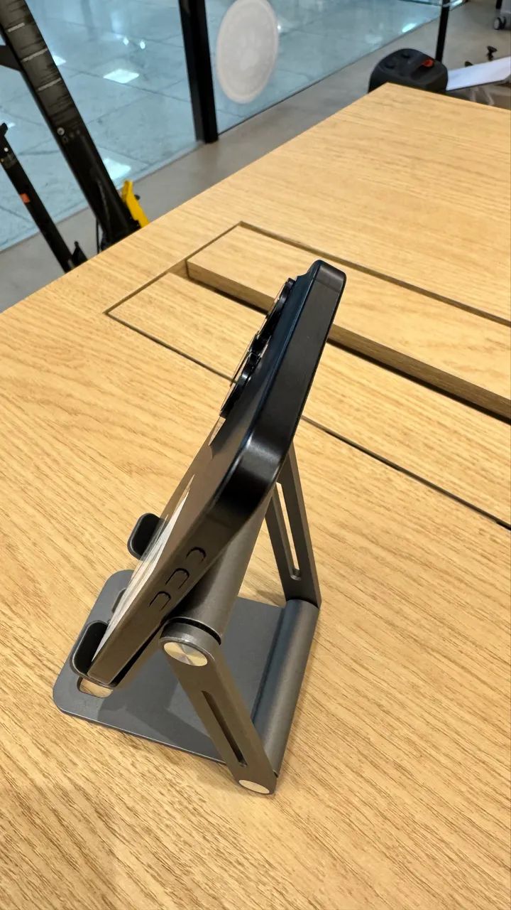 SEMINOVO iPhone 15 Pro Titânio Azul 128GB  - Foto 2