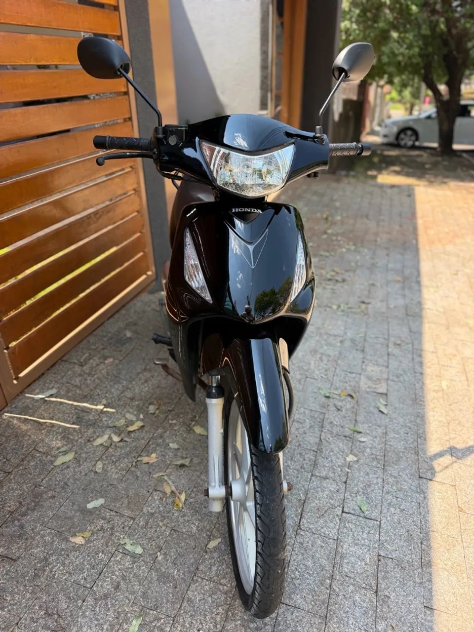 Biz 125 + - Foto 2