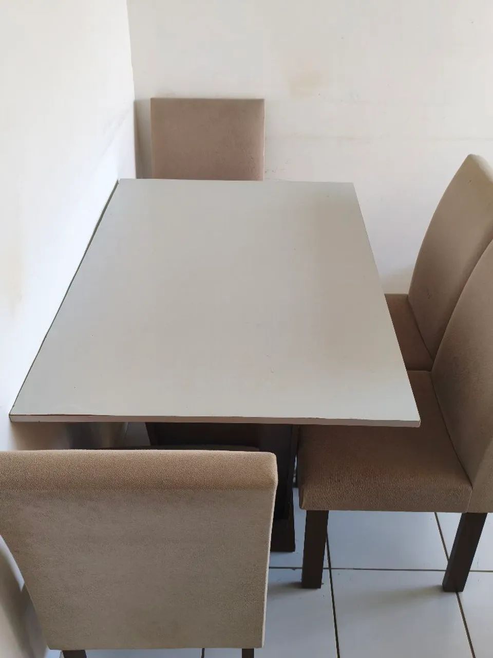 Mesa Tampo MDF com 4 cadeiras