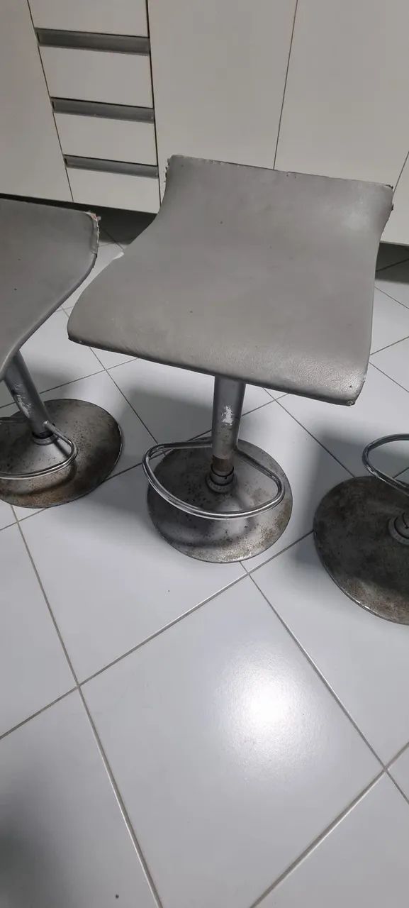 Bancos giratórios cozinha - Foto 4