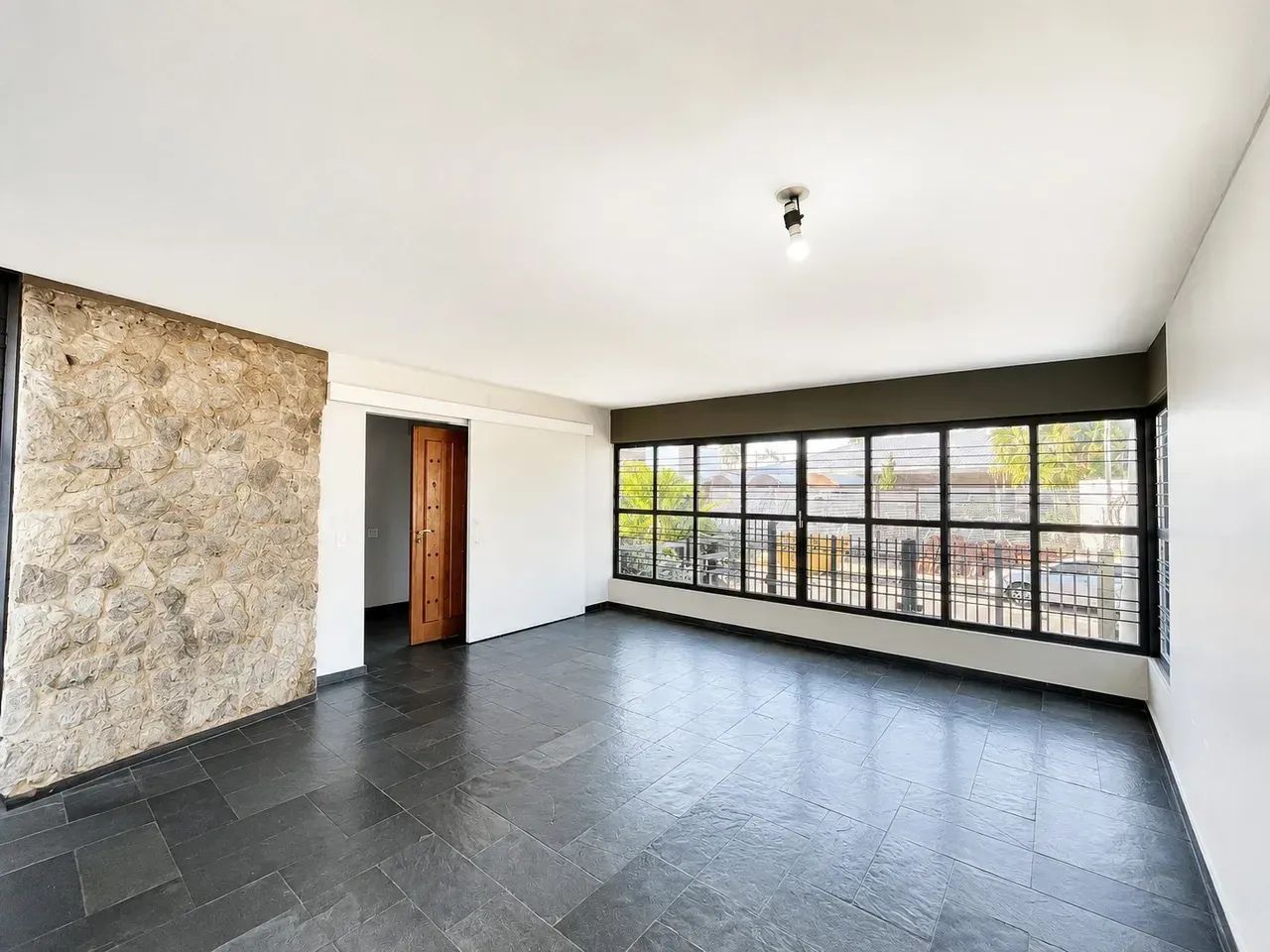 Casa para aluguel com 450 metros quadrados com 5 quartos - Foto 4