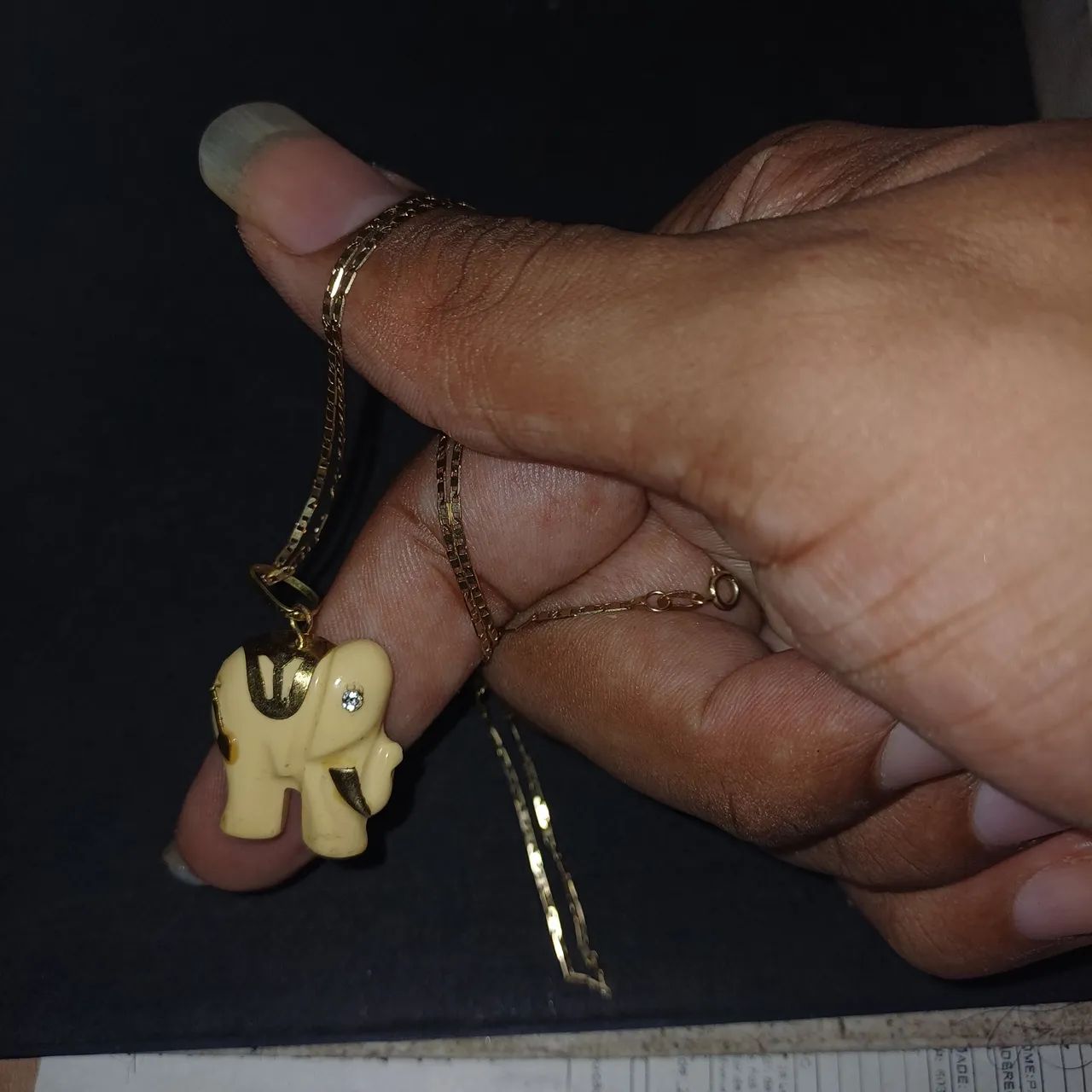 Pingente antigo de ouro e baquelite  - Foto 3