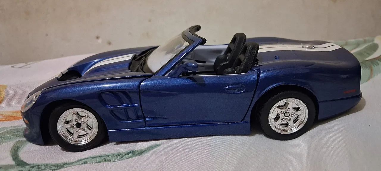 Miniatura 1/24 Maisto Shelby Séries 1