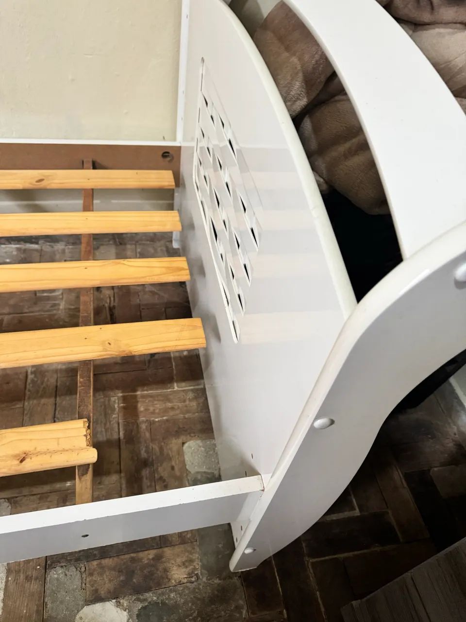 Cama de Solteiro em Laca (Sem Colchão) - Retirada no Local - Foto 3