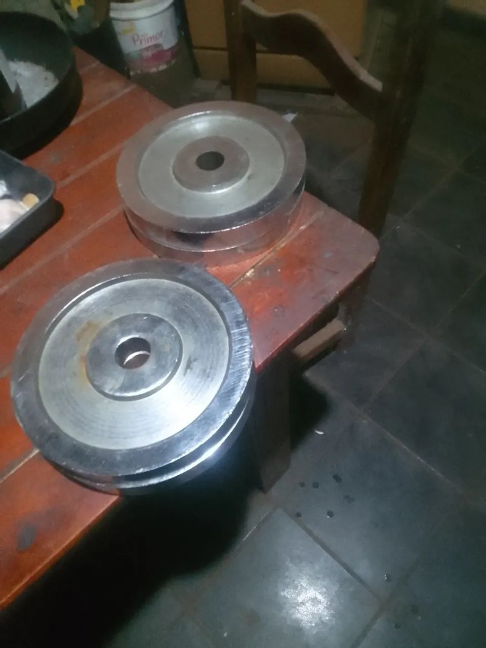 4 anilhas de 5 kilos acromada total 20 kilos - Foto 3