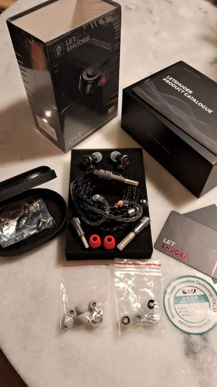 Letshuoer D13 Cabo Modular Cvj 2,5/3.5/4.4mm + Espuma vermelha.